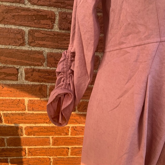 V- neck dress - Picture 2 of 5